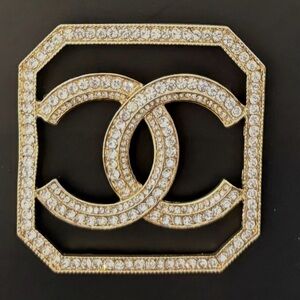 Elegant diamond gold metal large Brooch
